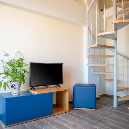 Almare Seaside & - Sithonia 公寓式酒店